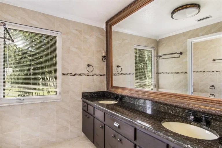 7 Summit Pathways - Tampa, FL - brown bathroom