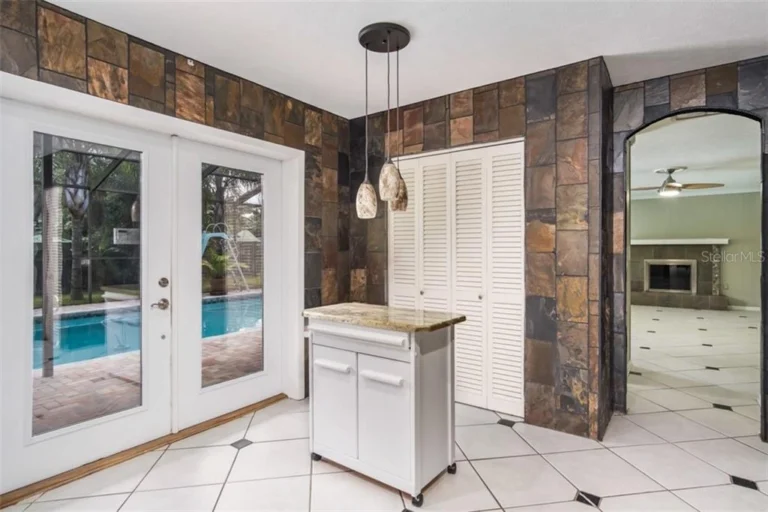 7 Summit Pathways - Tampa, FL - kitchen island cart